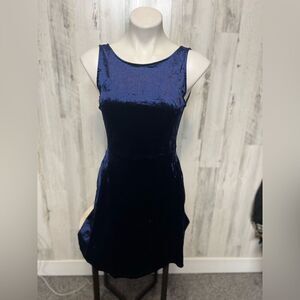 H&M Flare velvet dress